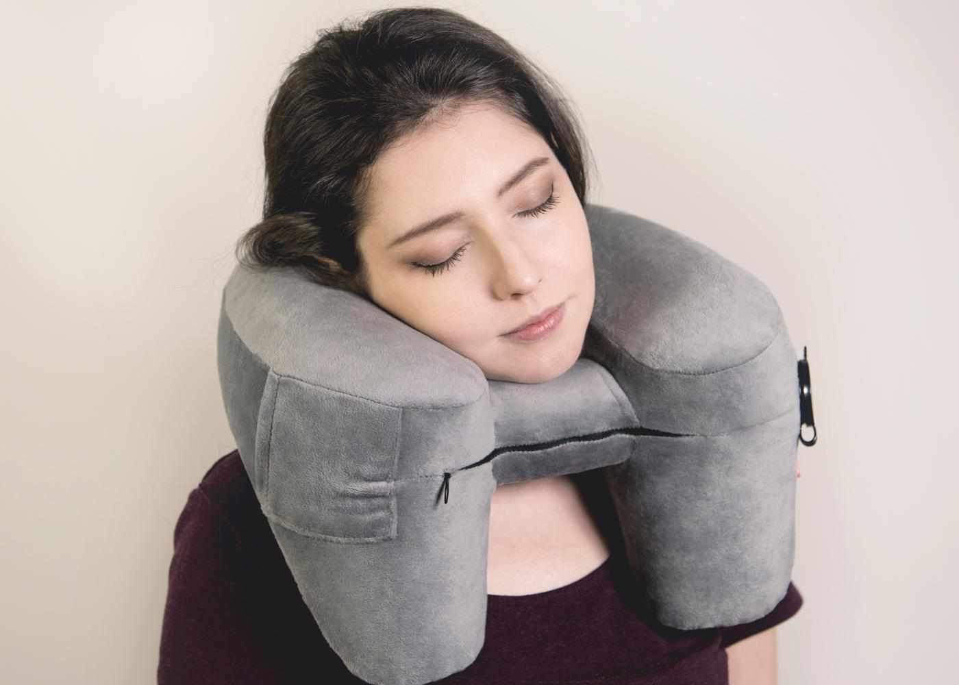 Manta Travel Pillow - Media 9 of 11