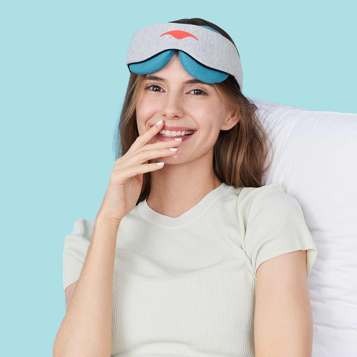 <strong>Soothe & depuff your eyes — so you look (and feel) well-rested, everyday</strong>